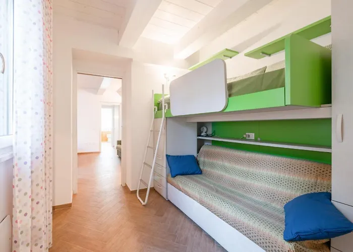 La Marina Apartment With Patio & Parking