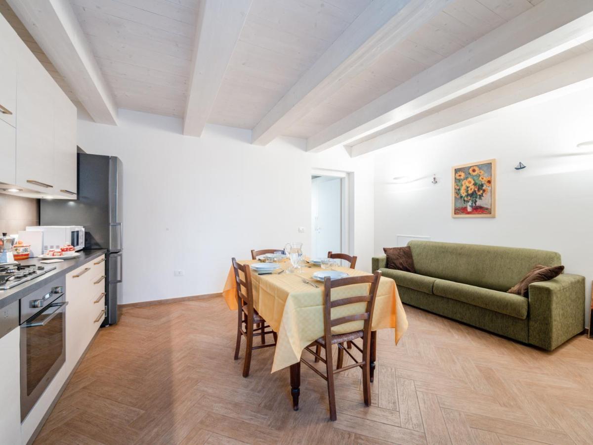 La Marina With Patio & Parking *
