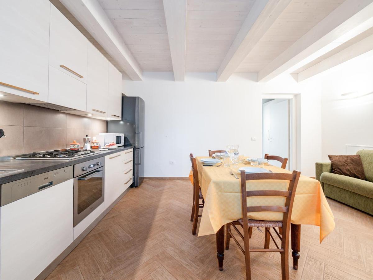 La Marina With Patio & Parking Apartment