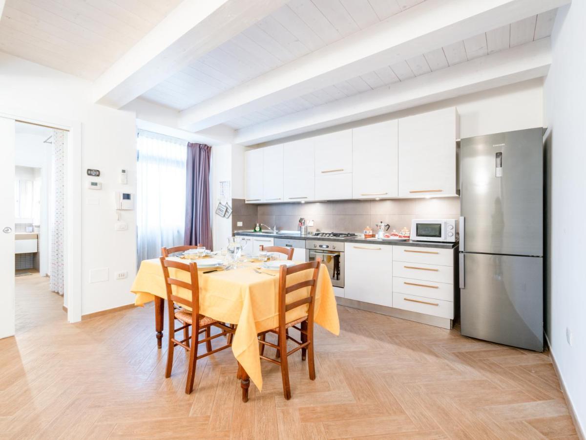 La Marina With Patio & Parking Apartment